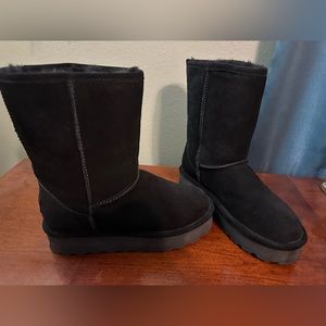 Black Bearpaw platform fleece lined boots